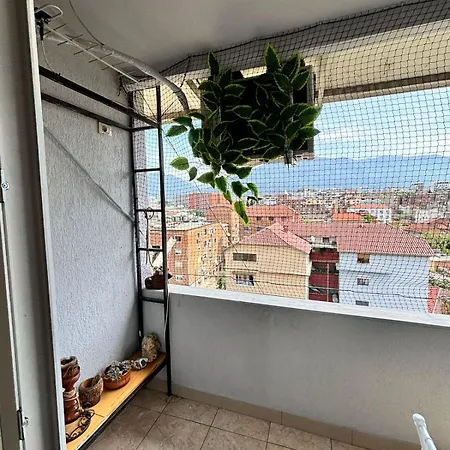 Itan Cozy Modern Apartment