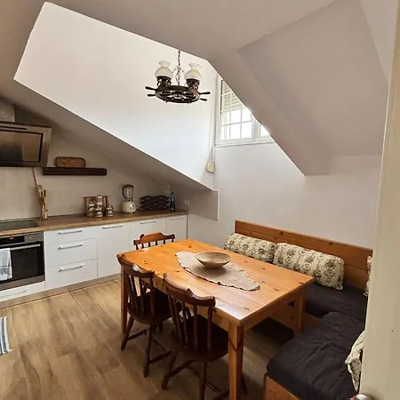 Itan Cozy Modern Lägenhet