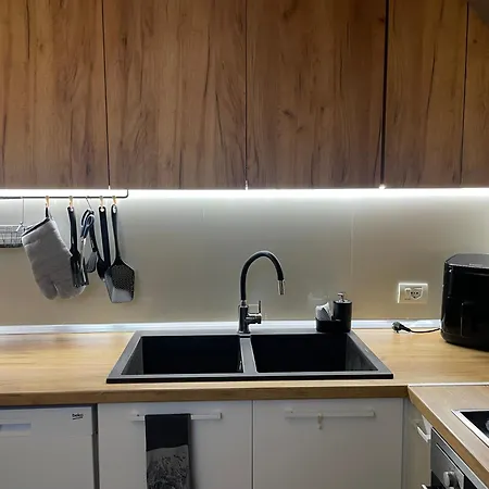 Itan Cozy Modern Tirana