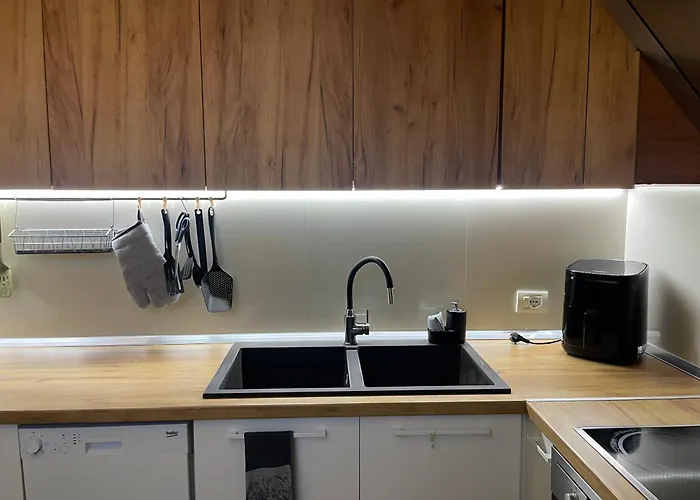 Itan Cozy Modern Τίρανα